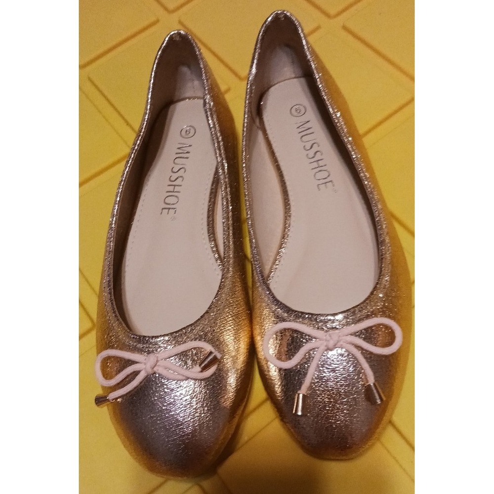 NEW Musshoe Women's Metallic‎ Gold Ballet Flats with Bow, Size 6